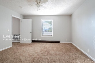 1059 Woods Ferry Rd in Gallatin, TN - Building Photo - Building Photo