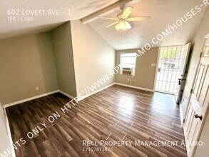 602 Lovett Ave in San Antonio, TX - Building Photo - Building Photo
