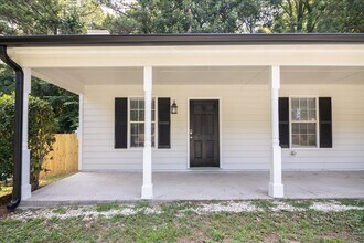 4365 Coopers Creek Dr SE in Smyrna, GA - Building Photo - Building Photo
