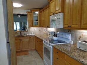 7070 Fairway Bend Ln in Sarasota, FL - Building Photo - Building Photo