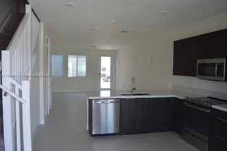 6416 NW 102nd Ct in Doral, FL - Building Photo - Building Photo