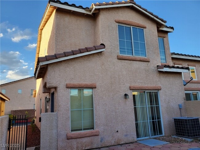 37 Belle Soleil Ave in Las Vegas, NV - Building Photo - Building Photo