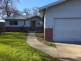 620 Manahan Ct in Red Bluff, CA - Building Photo