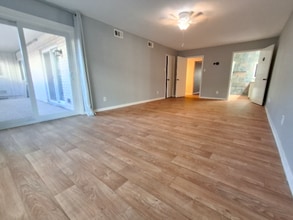 102 Ruelle in San Antonio, TX - Building Photo - Building Photo