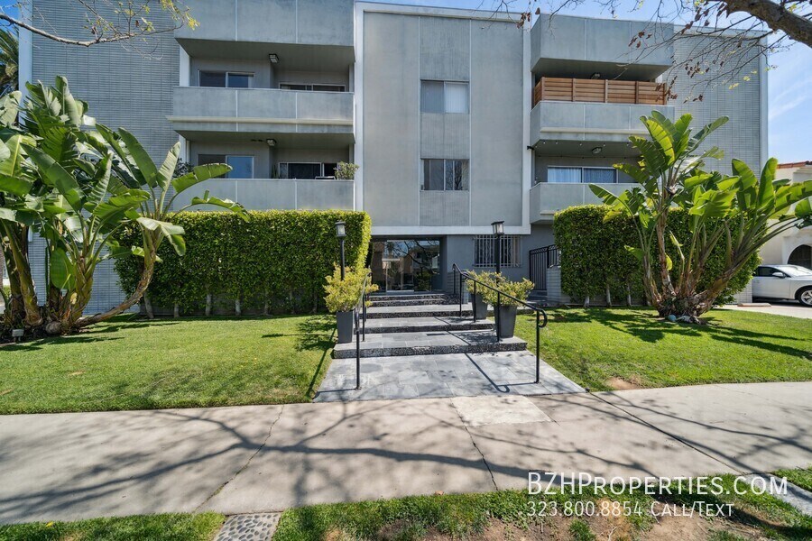 954 Croft Ave in Los Angeles, CA - Building Photo