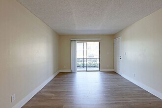 5331 Summerlin Rd in Ft. Myers, FL - Building Photo - Building Photo