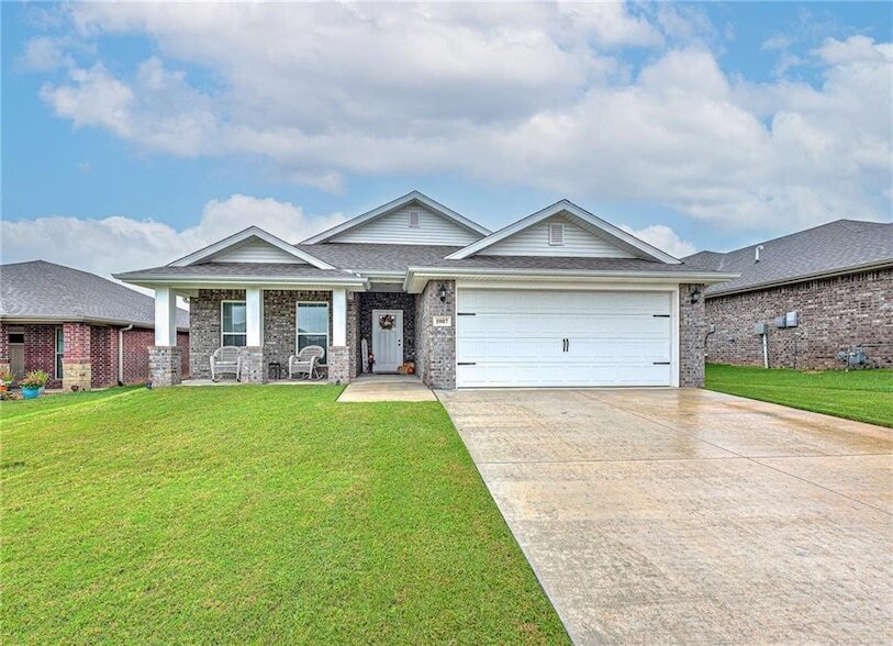 5907 NW Sherman St in Bentonville, AR - Building Photo