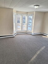 430 Court St, Unit 2 in Auburn, ME - Building Photo