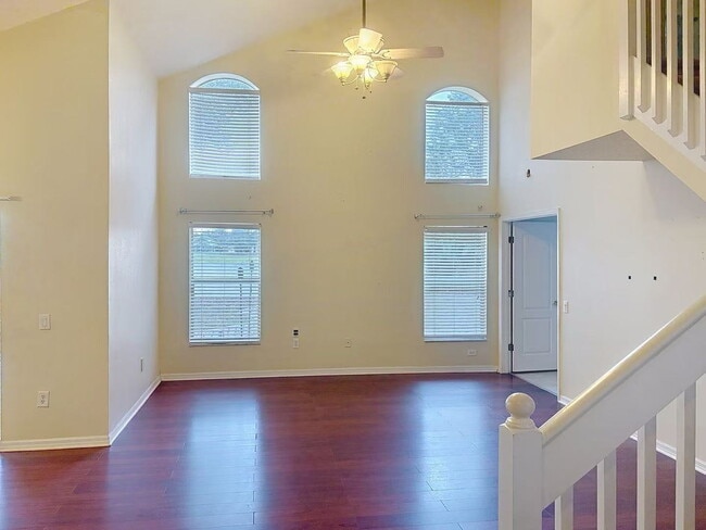 12509 Lake Vista Dr in Gibsonton, FL - Building Photo - Building Photo