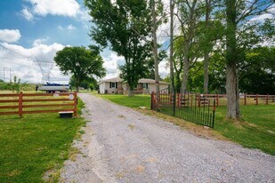 864 Greenwood Rd, Unit Unit 3 in Lebanon, TN - Building Photo