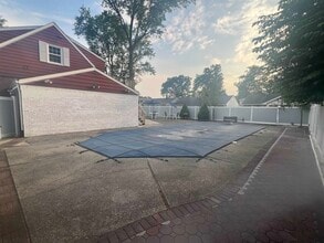 84 N Vivyen St in Bergenfield, NJ - Building Photo - Building Photo