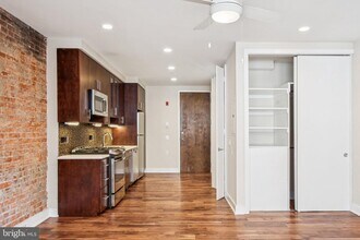 131 S 13th St in Philadelphia, PA - Building Photo - Building Photo