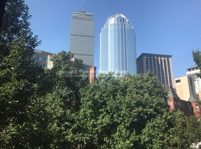 114 Saint Botolph St, Unit 2 in Boston, MA - Building Photo - Building Photo