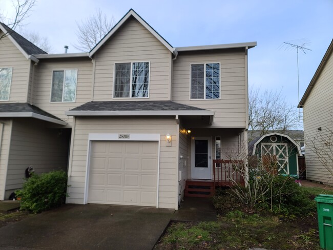 2501 3rd Street Unit B | Rentals in Newberg, OR