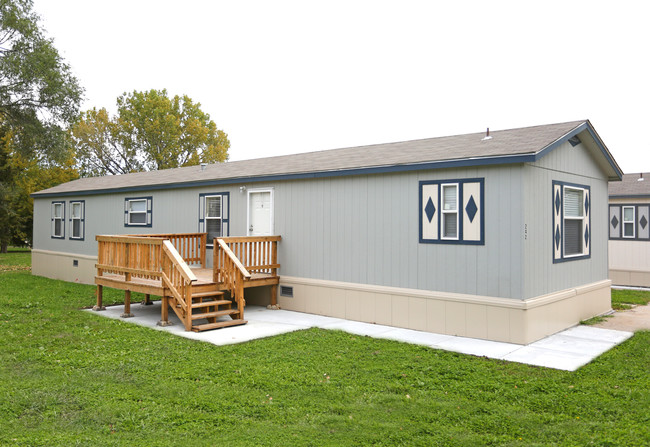 Maple Grove in Lincoln, NE - Foto de edificio - Building Photo