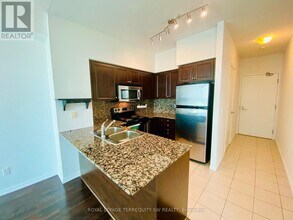 215-2215 Fort York Blvd in Toronto, ON - Building Photo - Building Photo