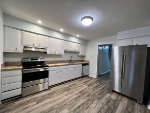 855 Cathedral Dr in Virginia Beach, VA - Building Photo - Building Photo