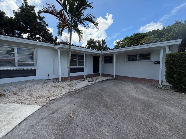 8042 SW 89th St in Miami, FL - Building Photo - Building Photo