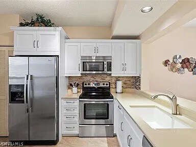 property at 1096 Woodshire Ln
