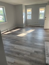 38 Lincoln St, Unit 2R in Lowell, MA - Foto de edificio - Building Photo