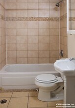 847 W Wellington Ave, Unit 1 in Chicago, IL - Building Photo - Building Photo