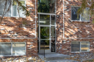 Prairie One Apartments in Fargo, ND - Foto de edificio - Building Photo