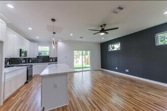 7330 Krueger Rd in Houston, TX - Building Photo - Building Photo