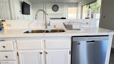 3216 Flagstaff Ct in Las Vegas, NV - Building Photo - Building Photo