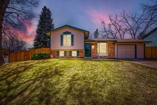 2501 Sunrise Ct in Louisville, CO - Building Photo