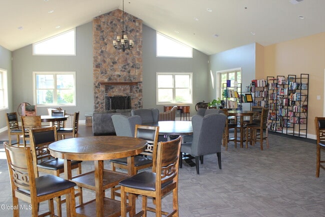 48 Bavarian Wy in Altamont, NY - Building Photo - Building Photo