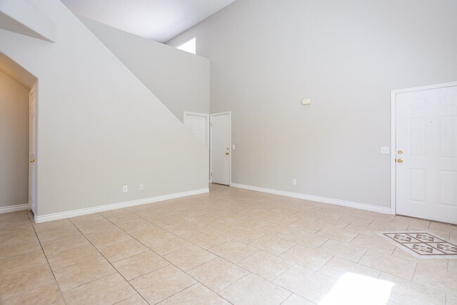 7533 Hickory Hills Dr in Las Vegas, NV - Building Photo - Building Photo