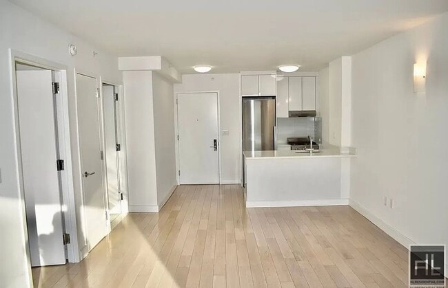 21 STREET in Queens, NY - Building Photo - Building Photo