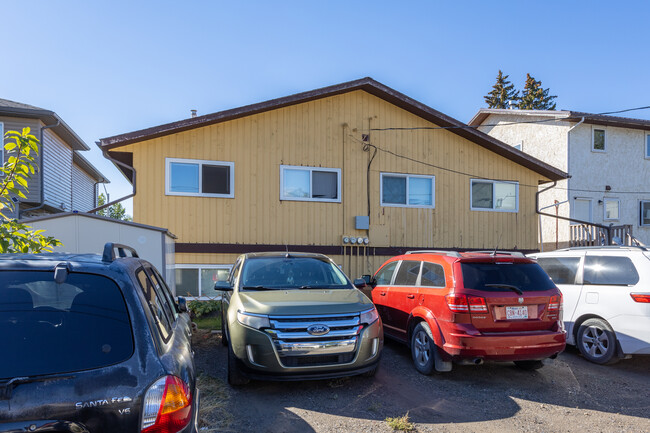 118 8 Av SE in High River, AB - Building Photo - Building Photo