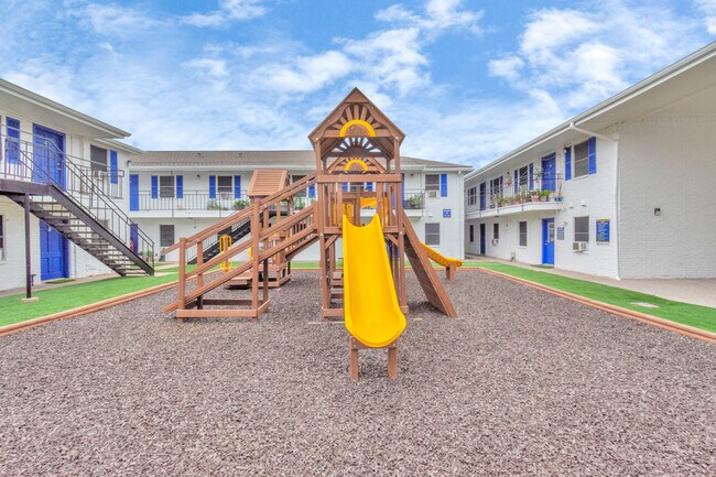 11211 S Post Oak Apartments in Houston, TX - Building Photo - Building Photo