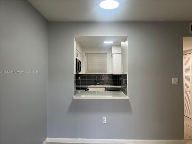 14931 SW 82nd Ln in Miami, FL - Building Photo - Building Photo