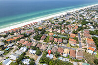 21624 Caribbean Ln in Panama City Beach, FL - Foto de edificio - Building Photo