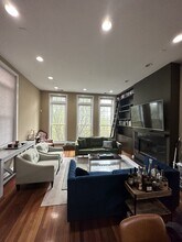 1331 N Greenview Ave in Chicago, IL - Building Photo - Building Photo