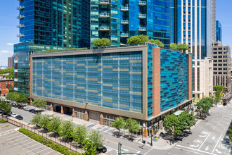 Colgate Center in Jersey City, NJ - Foto de edificio - Building Photo