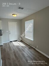 208 S Dallas St in Kaufman, TX - Building Photo - Building Photo