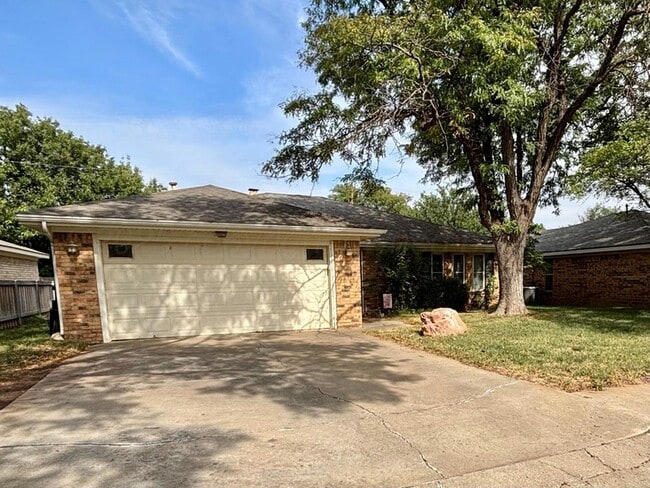 4005 Linda Dr in Amarillo, TX - Building Photo - Building Photo