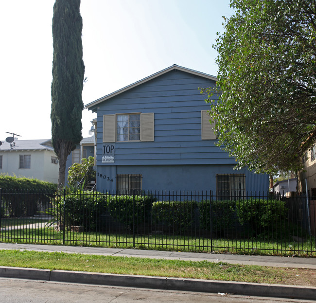 18024 Schoenborn St in Northridge, CA - Building Photo - Building Photo