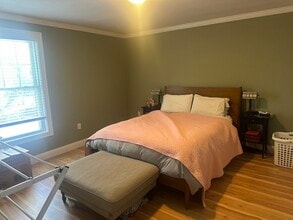 137 Calumet St, Unit 1 in Boston, MA - Foto de edificio - Building Photo