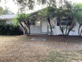 11001 Riverview Dr in Riverview, FL - Building Photo