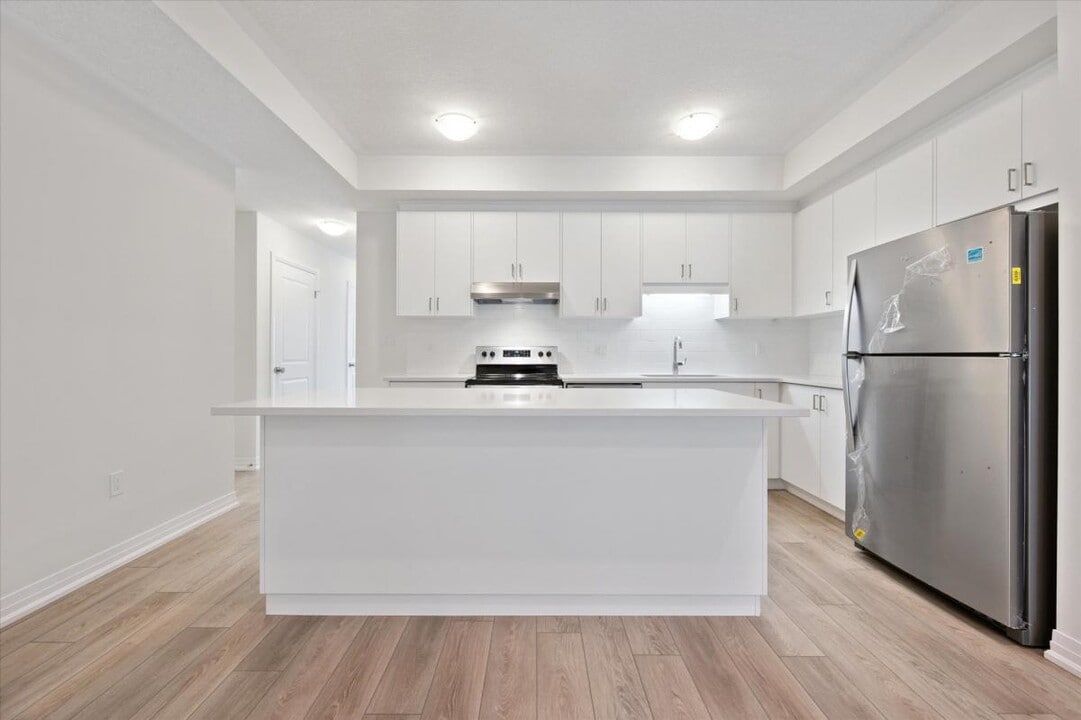 87 Reverie Way in Kitchener, ON - Building Photo