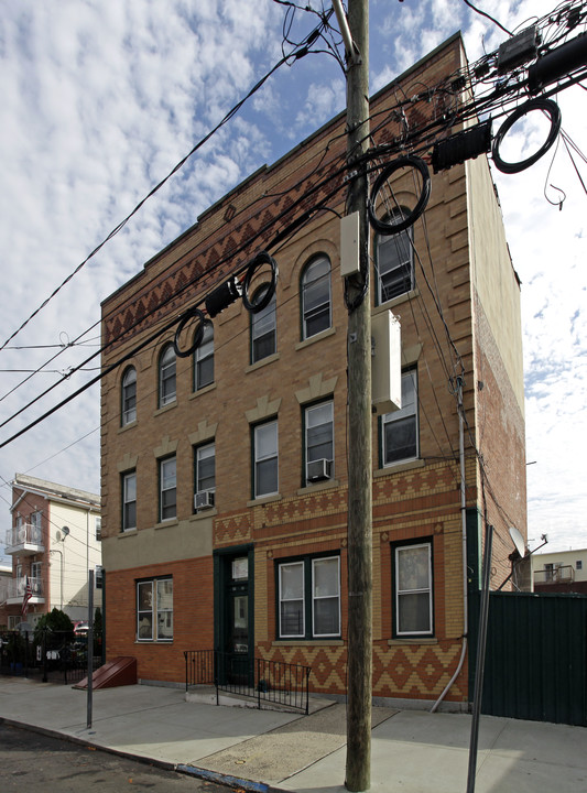 18-20 Wright Ave in Jersey City, NJ - Building Photo