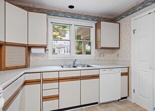 1184 Partridge Ln in Charlottesville, VA - Foto de edificio - Building Photo