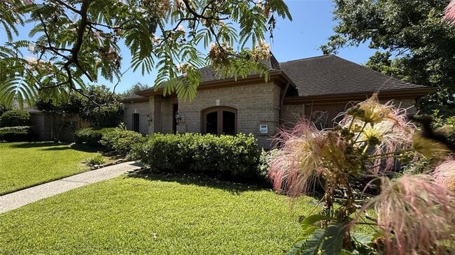 property at 11527 Cedar Creek Dr