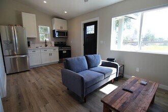 2110 Ferrocarril Rd in Atascadero, CA - Building Photo - Building Photo