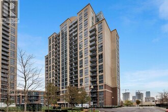 1 Michael Power Pl in Toronto, ON - Building Photo - Building Photo