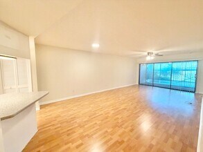 175 Cypress Way E in Naples, FL - Building Photo - Building Photo